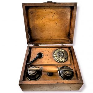 Telefone Antigo c/Caixa Madeira