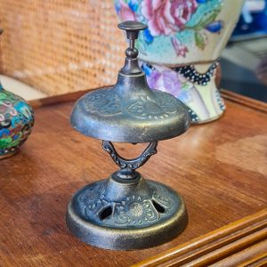 Sino Mesa Ferro Fundido – Estilo Vintage Floral