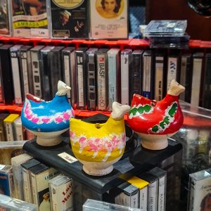 Apitos Tradicionais Barro Pintado – Galinha Decorativa