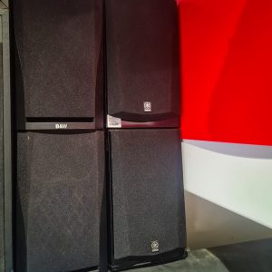 Yamaha NS-333 – Par de colunas 2-vias (60/150 W, 6 Ω) – Piano Black