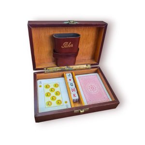 Estojo vintage “JUEGOS” – Caixa Madeira, Copo “Poker”, Baralho e Dados (anos 70–90)