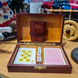 Estojo vintage “JUEGOS” – Caixa Madeira, Copo “Poker”, Baralho e Dados (anos 70–90)