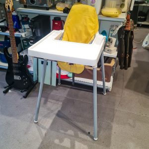 Cadeira de Papa IKEA ANTILOP com Almofada — Prática, Fácil de Limpar, Ideal para Bebé