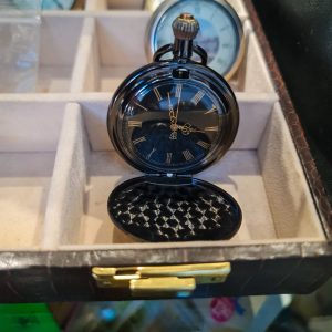 Relógio Bolso Estilo Vintage – Caixa Preta c/ Detalhes Dourados