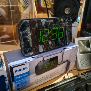 Rádio Despertador Philips TAR3306/12 – Série 3000 com visor LED grande (Novo, nunca usado)