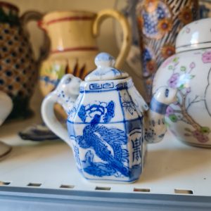 Mini Bule Decorativo Oriental Porcelana Azul Branca