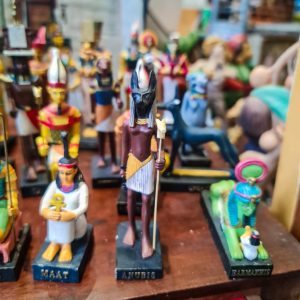 Estátua Anúbis – Coleção “Mistérios dos Deuses Egípcios” (Salvat) – resina pintada à mão