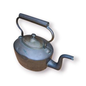 Chaleira Antiga em Cobre com Pega Elevada – 31 cm Alt. / 1,87 kg – Pátina Original