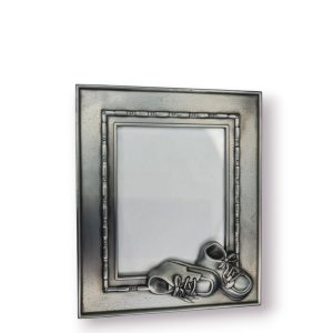 Moldura Decorativa Metálica Sapatinhos – 15×12 cm