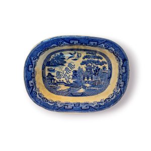 Travessa Antiga “Blue Willow” – Faiança Decorada – 34×26×7,5 cm