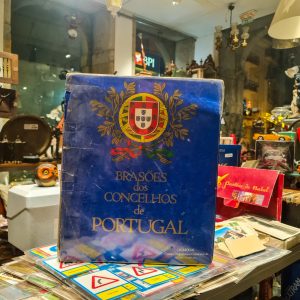 📘 Álbum Calendários – Brasões dos Concelhos de Portugal | Completo (307 peças)