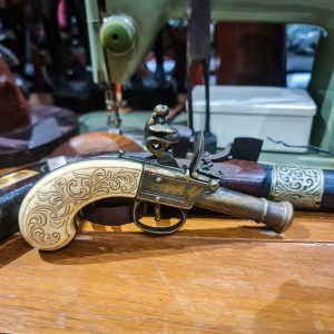 🔫 Réplica Decorativa Pistola Pederneira | Estilo Flintlock (Sécs. XVII–XVIII)