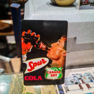🥤 Cartão Calendário Publicitário 1987 – Spur Cola / Canada Dry – Vintage