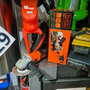 🧰 Rebarbadora / Esmeriladora Angular Black+Decker – 710W – Ø115 mm – Com Caixa e Acessórios