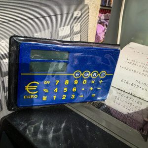 🧮 Mini Calculadora Cartão “EURO” – Formato Slim – 8 cm
