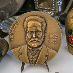 📚 Medalha Comemorativa Victor Hugo – Círculo de Leitores – Bronze – 8 cm