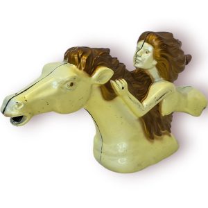 🔥 Isqueiro Mesa Vintage Escultura Mulher e Cavalo – Anos 60/70