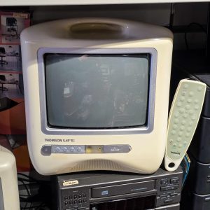 📺 Televisor Portátil CRT Thomson Life “SUGAR” TX807C – 12/24V c/ Comando