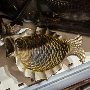 🐟 Vide-Poche / Cinzeiro Decorativo Vintage Metal – Forma Peixe (15 cm)