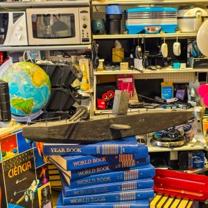 ⚓ Submarino Decorativo Artesanal em Madeira – Modelo Militar Vintage (60 cm)