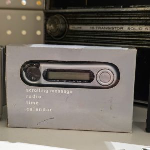 📟 Mensageiro LED com Rádio FM, Relógio e Calendário – Modelo FM01A