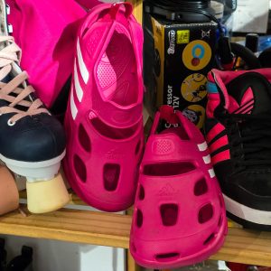 👟 Sandálias Aquáticas Adidas Rosa – Tamanho 38