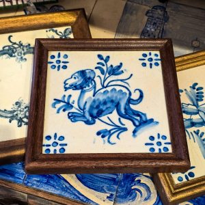 🧱 Azulejo Decorativo Português Lamego com Moldura Madeira – Motivo Tradicional Azul