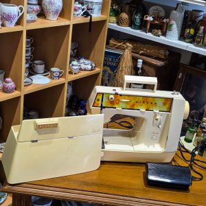 🧵 Máquina Costura Singer Starlet 354 Vintage – Completa com Pedal, Caixa e Acessórios
