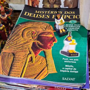 🏺 Estatueta Deusa Maat + Revista “Mistérios dos Deuses Egípcios” – Salvat