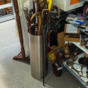 🦯 Bengala Antiga Madeira Cabo Metálico Dourado (Aplicação a Ouro) – 89 cm