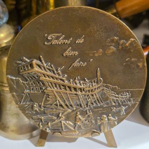 🪙 Medalha Comemorativa Infante D. Henrique 1394–1994 – 6º Centenário – com Suporte