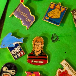 📌 Pin Vintage Panasonic – Broche Publicitário Colecionável