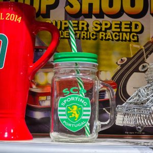 🟢 Caneca Vidro Sporting CP Oficial c/ Tampa e Palhinha – 14cm | Nova c/ Etiqueta