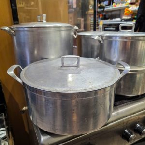 🍲 Panela Grande Vintage Invicta Nº30 em Alumínio Fundido com Tampa