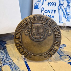 🏛️ Medalha Comemorativa Câmara Municipal Ponte de Lima | Bronze c/ Suporte