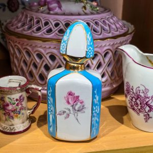 🏺 Frasco Perfume Porcelana Alcobaça Portugal – Vintage com Tampa Original