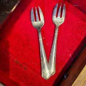 🍴 Par Garfos Antigos em Metal Prateado — Sobremesa / Aperitivo