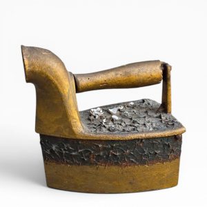 🧺 Ferro Decorativo Antigo c/ Marca Registrada