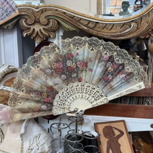 🌸 Leque Vintage Decorativo com Renda e Motivos Florais