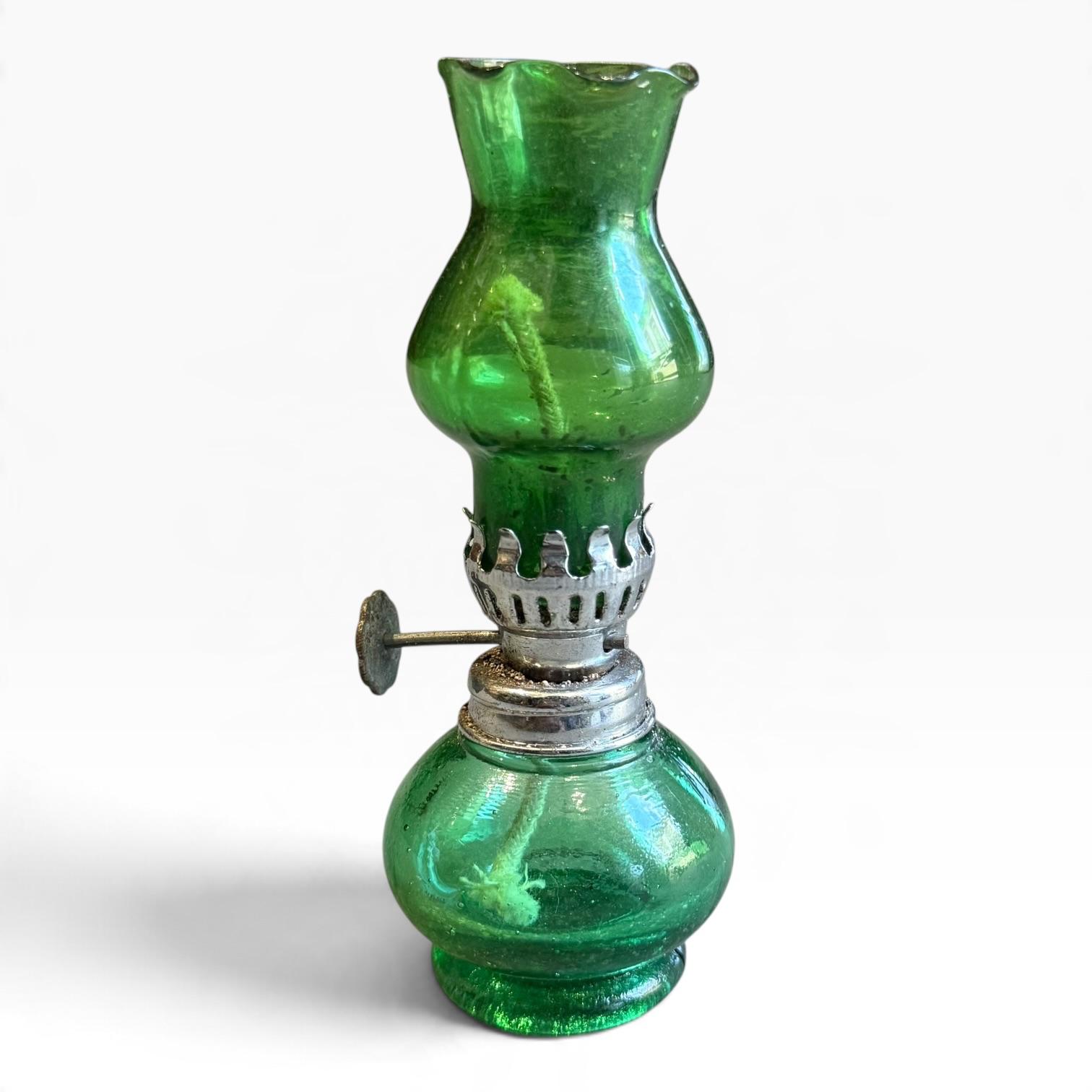 💚 Lamparina em Miniatura de Vidro Verde — 11 cm