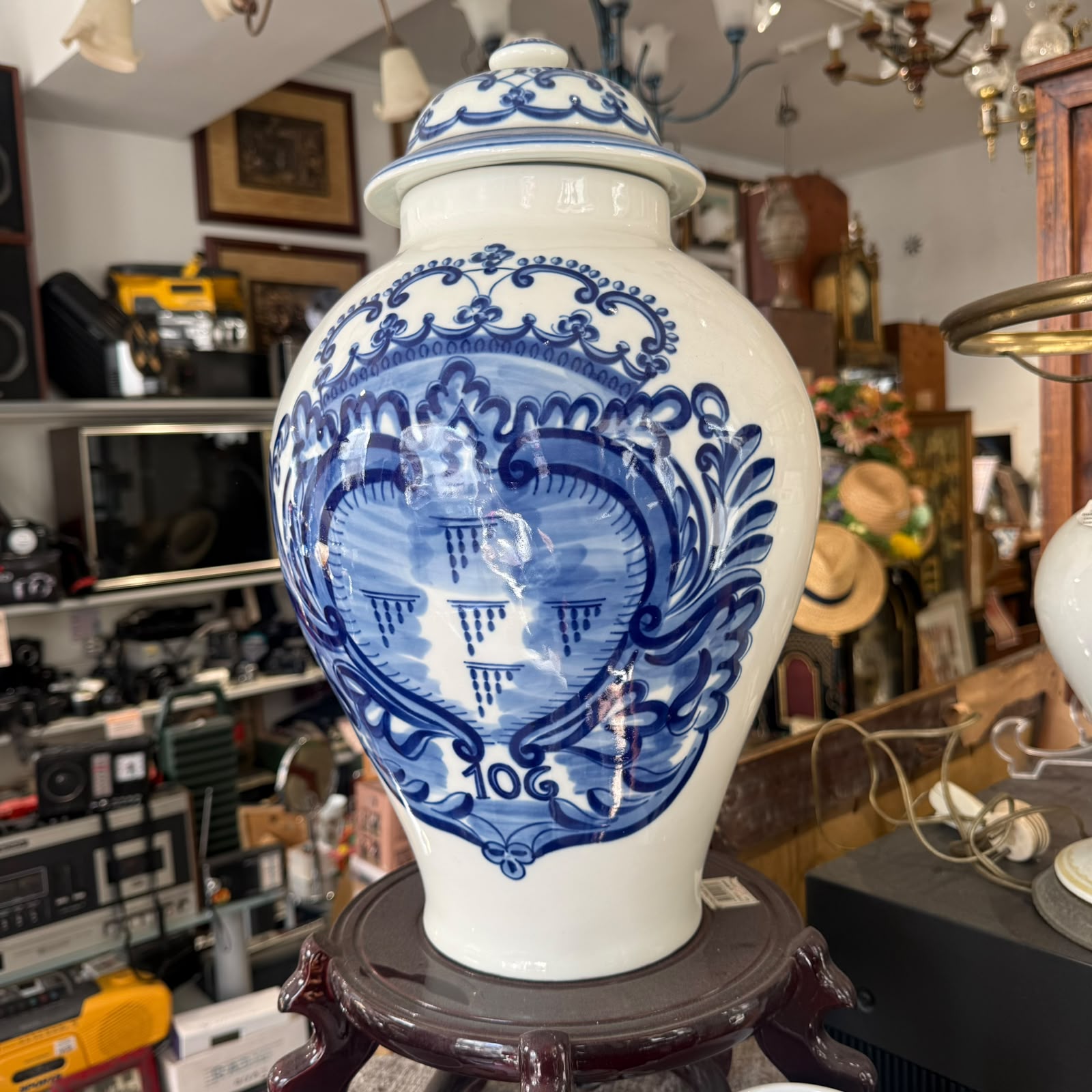 🏺 Pote com Tampa em Loiça de Viana — Pintado à Mão por Jesus | 43 cm