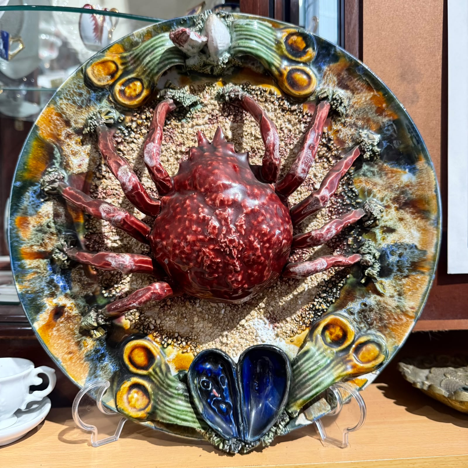 🦀 Prato Decorativo Tipo Bordalo — Santola e Mexilhões em Alto-Relevo