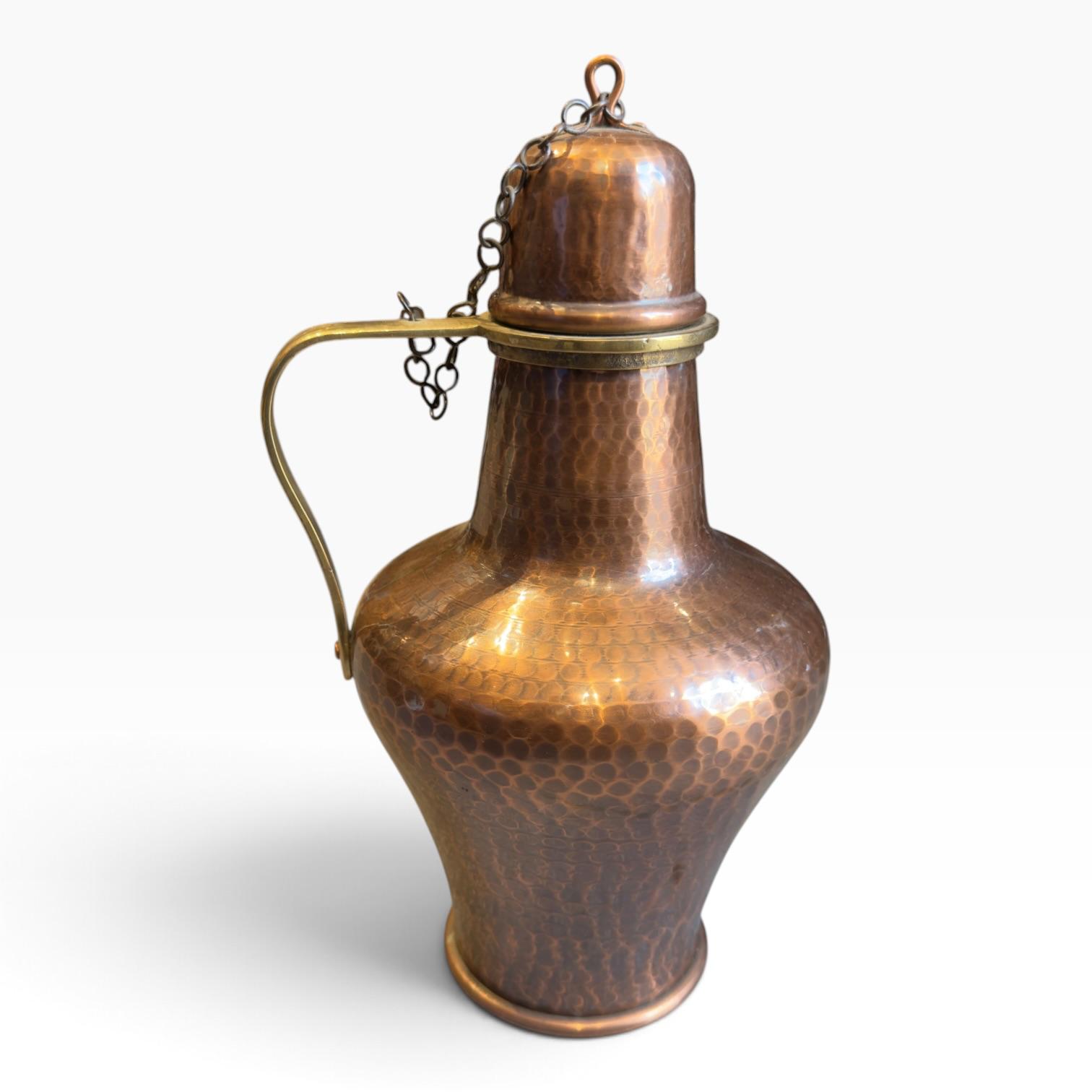 ✨ Bilha em Cobre Martelado com Tampa e Corrente — Boto, Faro