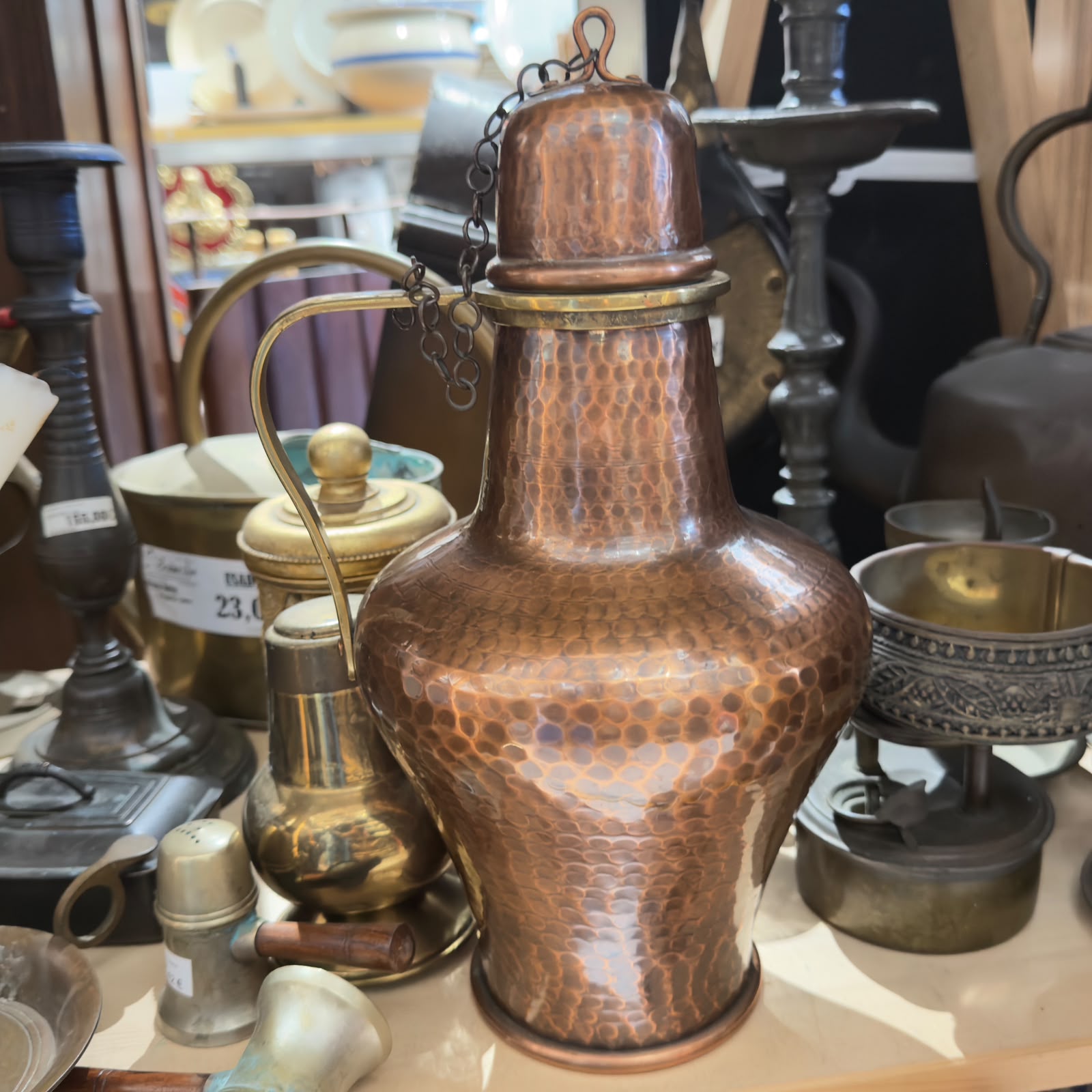 ✨ Bilha em Cobre Martelado com Tampa e Corrente — Boto, Faro