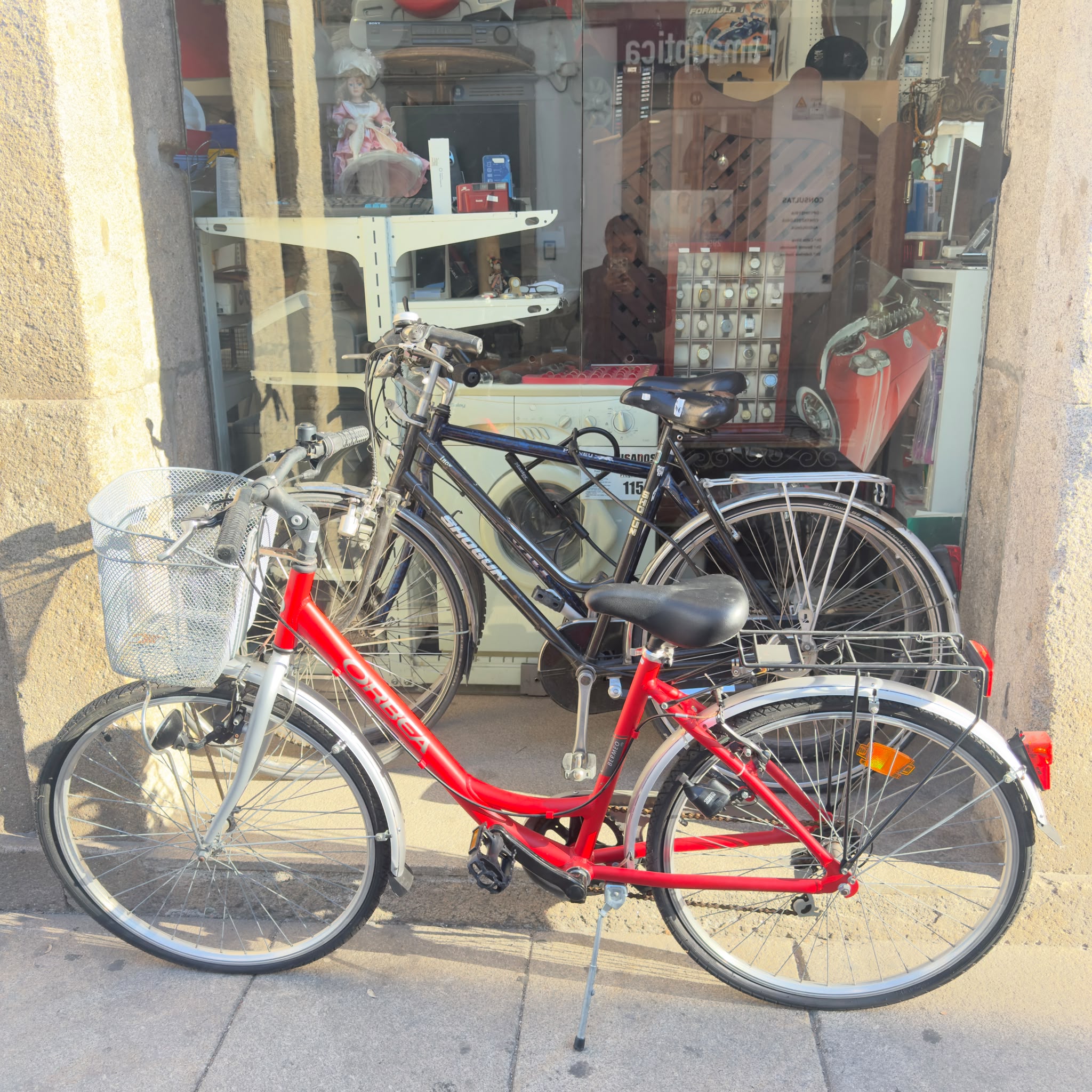🚲 Bicicleta Orbea Bermeo City Vermelha com Cesto e Porta-bagagens